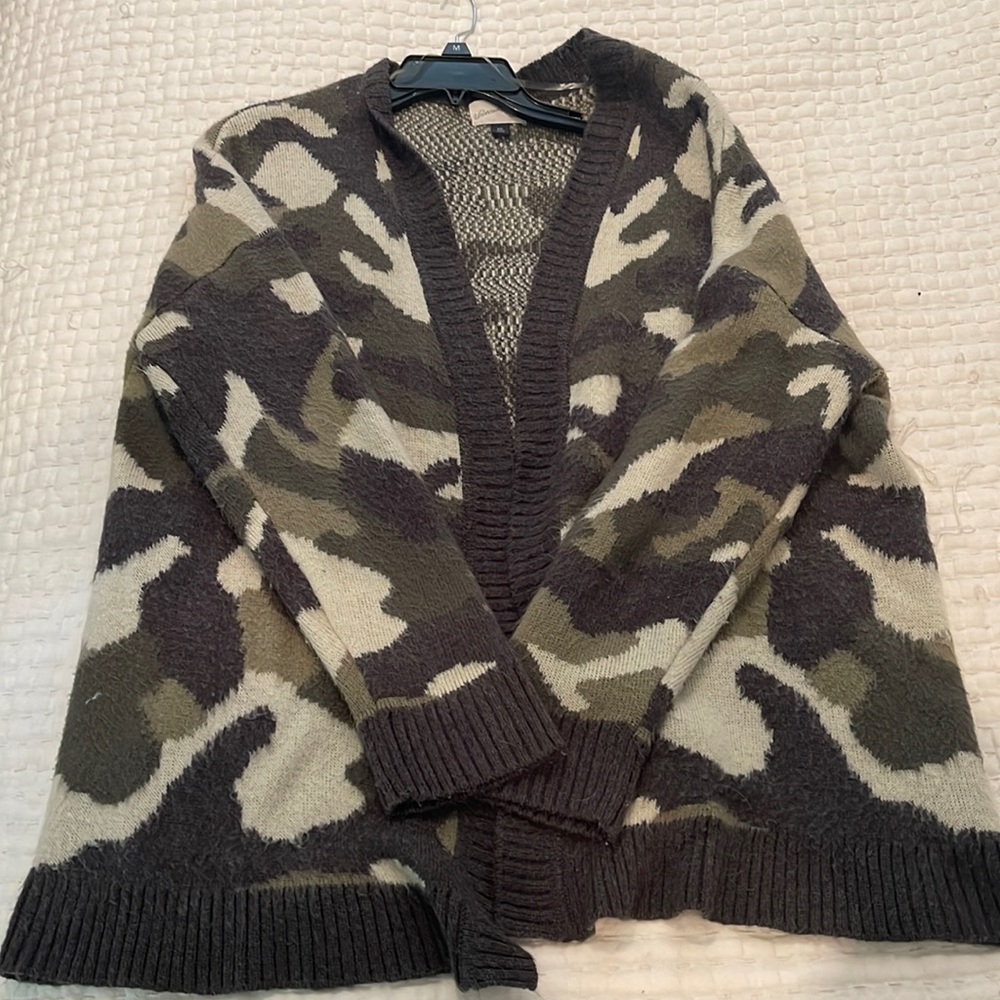 Camo print cardigan